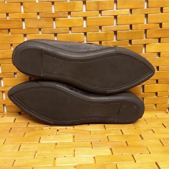 EUC ALICE & OLIVIA Navy Blue Pointed Toe Python Print Loafers Size 8.5 (39) - Picture 2 of 11